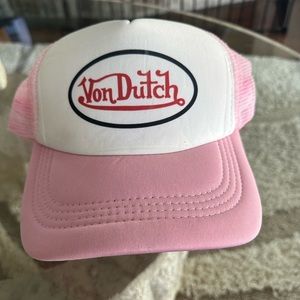 Von Dutch hat